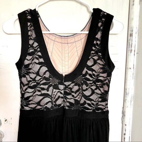 Morgan & Co. Black Swing Dress Lace Bodice with Nude Underlay Pleated Skirt 3/4 - Picture 9 of 13